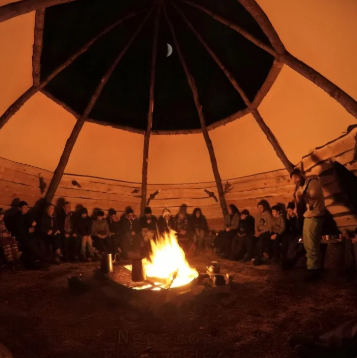 Nieve y Fuego: Moto y Raquetas